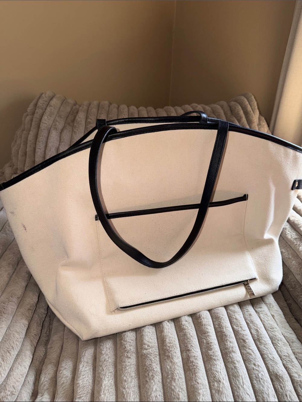 BEIS Tote - Picture 4 of 5